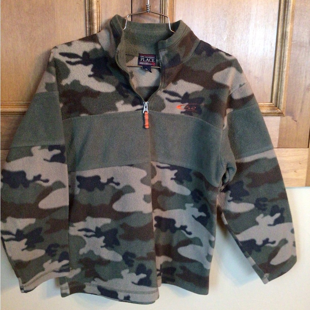 Boys 10/12 camo fleece pullover